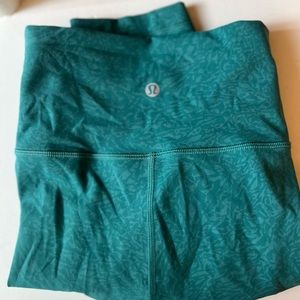 Lululemon leggings 25”